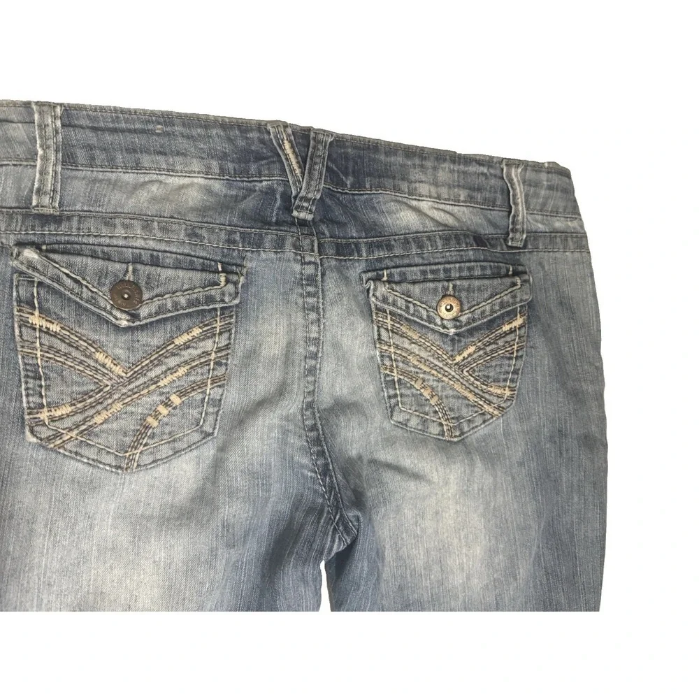 Wallflower Women's Size 15 Distressed Bootcut Jeans Light Wash Embroidered